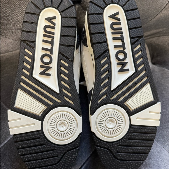 LOUIS VUITTON SNEAKERS - Picture 8 of 8